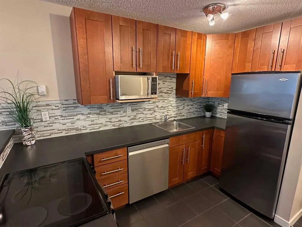 811, 340 14 Avenue SW, Calgary — photo 2 of 15