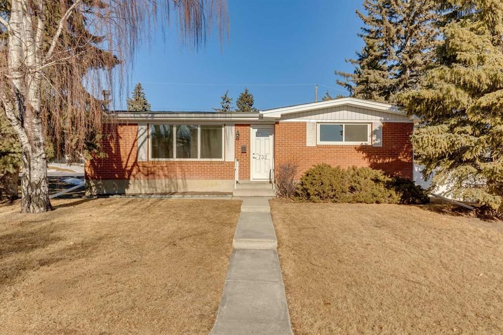 732 Seymour Avenue SW, Calgary — main listing photo