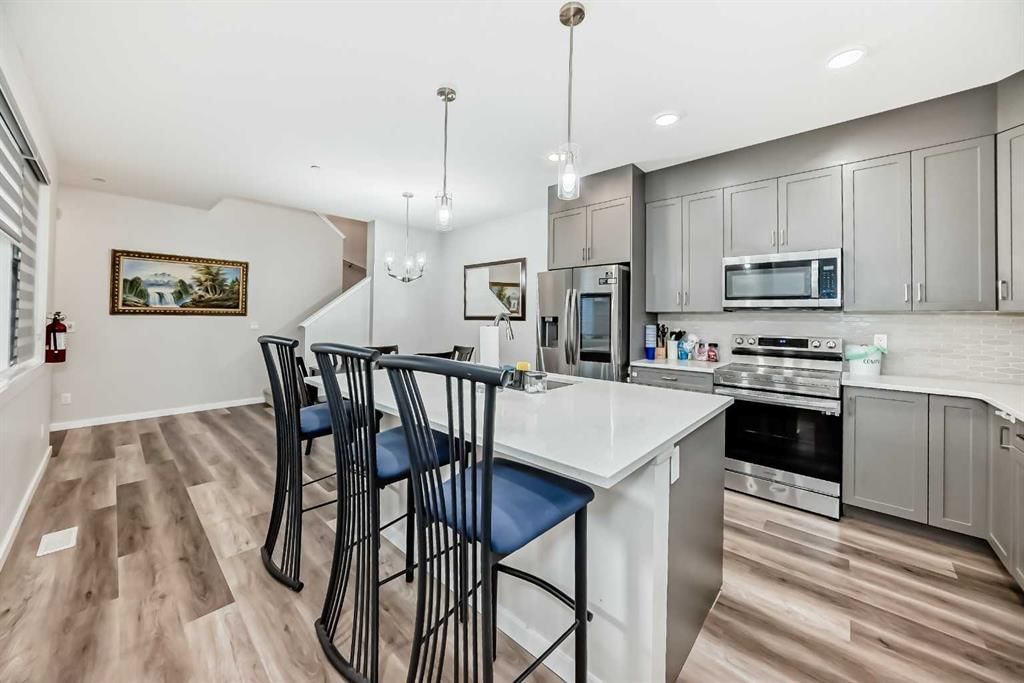 630 148 Avenue NW, Calgary — photo 4 of 50