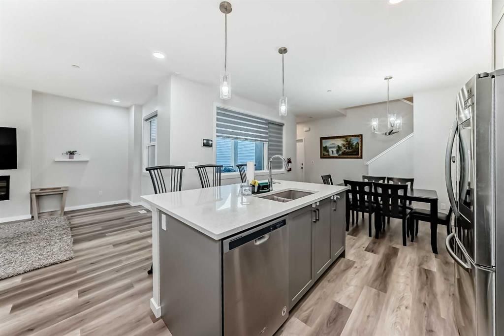630 148 Avenue NW, Calgary — photo 5 of 50