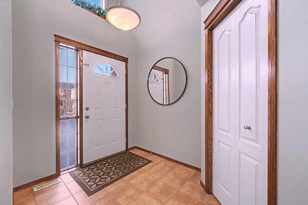 154 New Brighton Lane SE, Calgary — photo 2 of 46