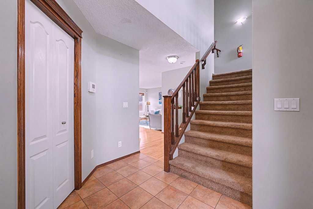 154 New Brighton Lane SE, Calgary — photo 3 of 46