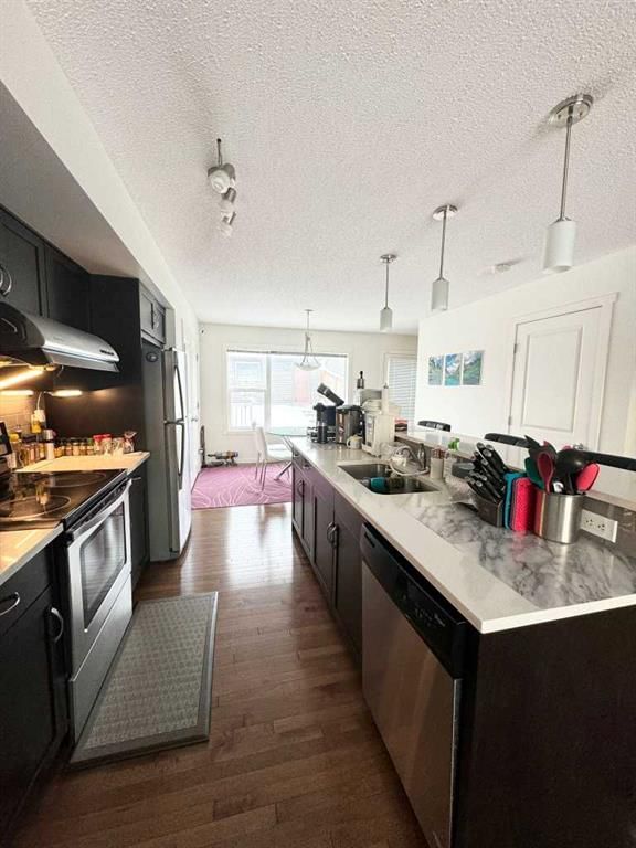 36 Evansborough Common NW, Calgary — photo 5 of 29