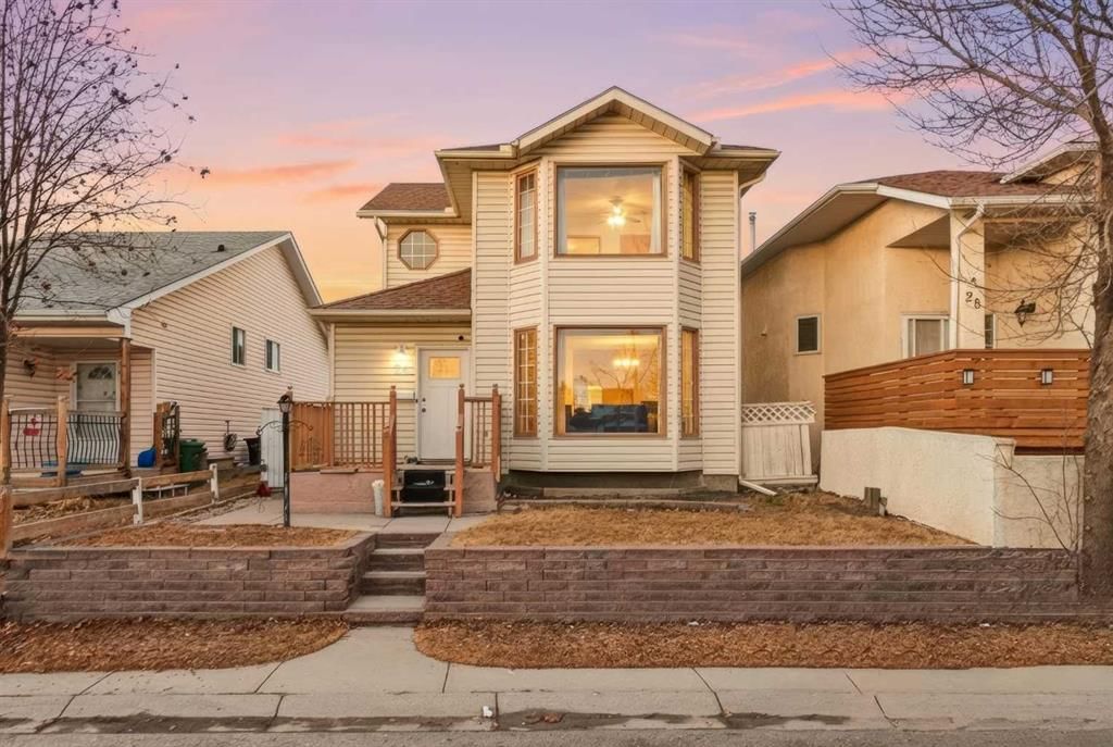 24 LAGUNA Close NE, Calgary — photo 2 of 29