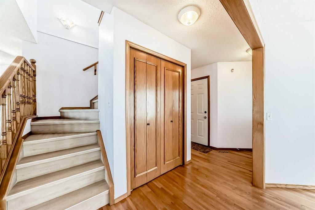 36 Harvest Oak Green NE, Calgary — photo 4 of 50