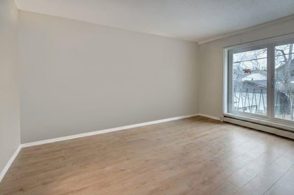 4, 916 3 Avenue NW, Calgary — photo 5 of 30