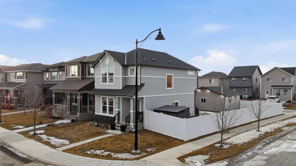 8 Legacy Glen Manor SE, Calgary — main listing photo