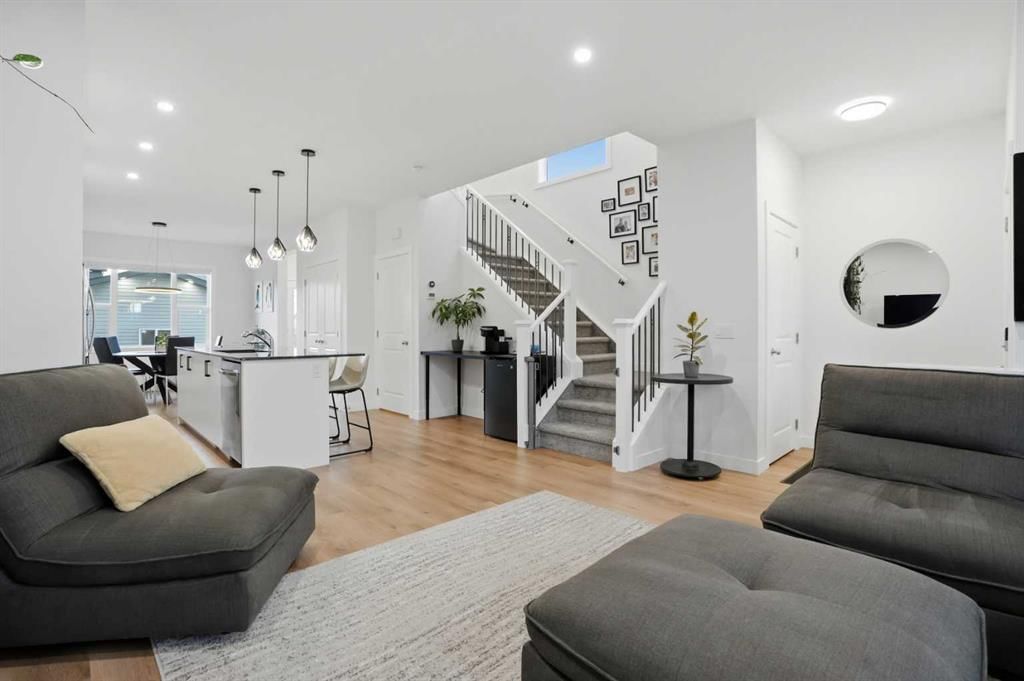 8 Legacy Glen Manor SE, Calgary — photo 4 of 38