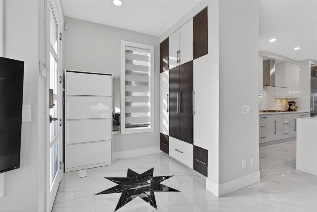 2238 1 Avenue NW, Calgary — photo 5 of 50
