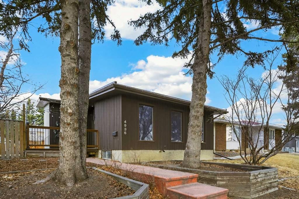 4936 40 Avenue NW, Calgary — main listing photo