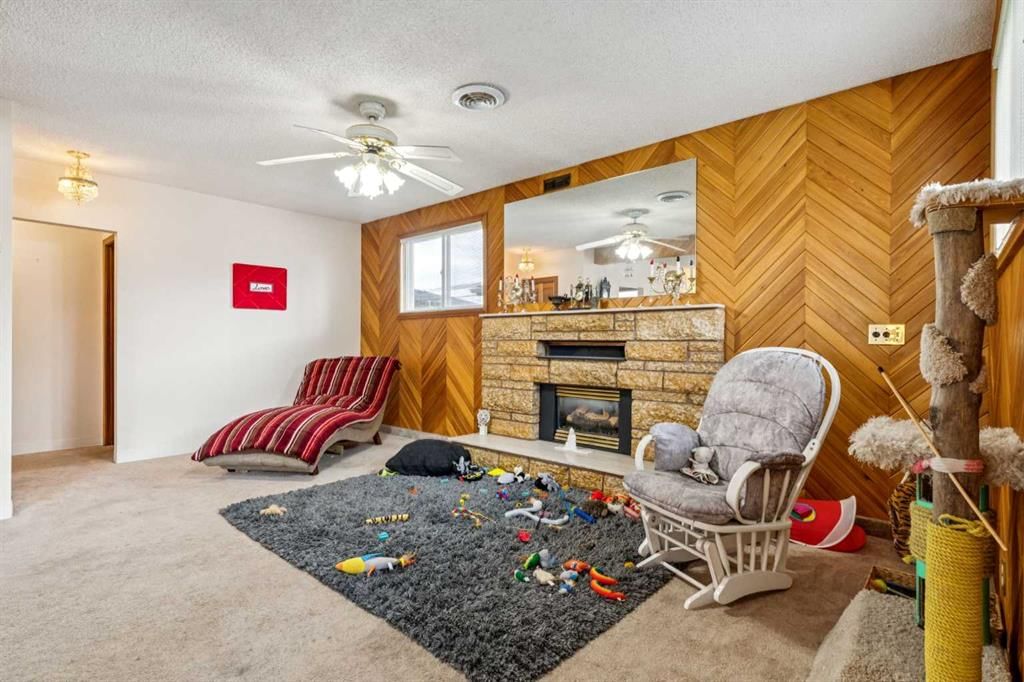 233 27 Avenue NE, Calgary — photo 3 of 36