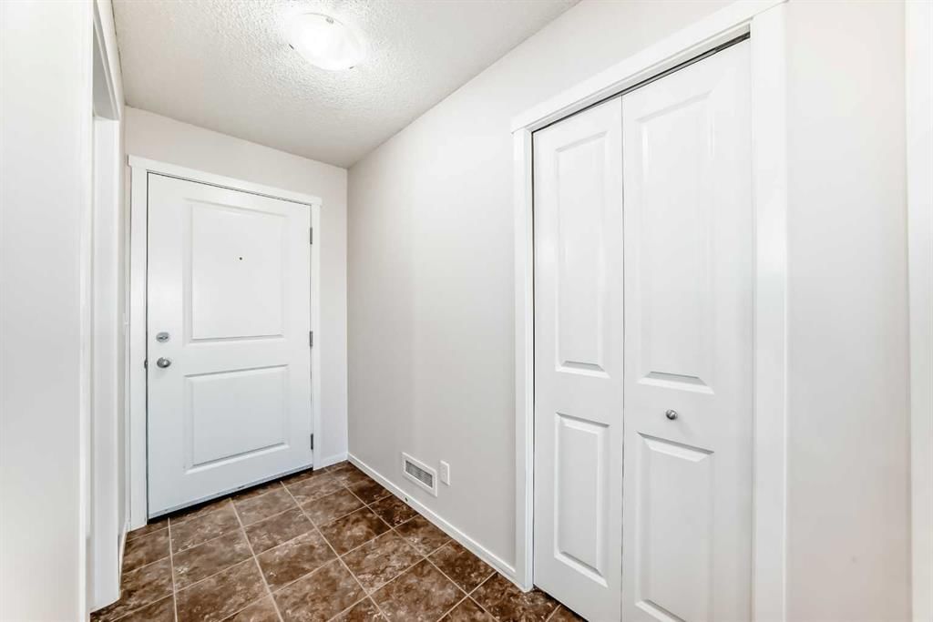 2324, 81 Legacy Boulevard SE, Calgary — photo 2 of 34