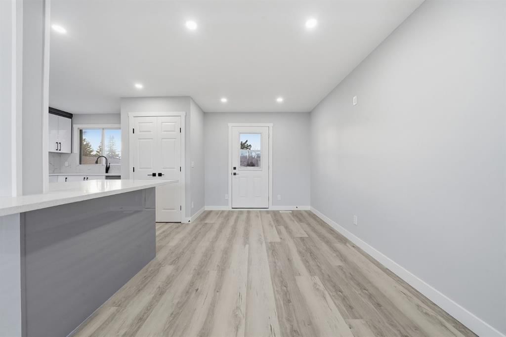 2309 50 Street NE, Calgary — photo 4 of 38
