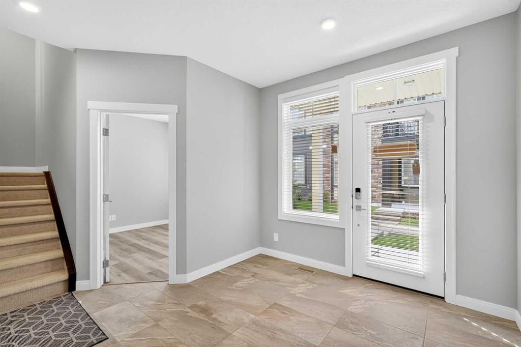 405 Wentworth Row SW, Calgary — photo 4 of 48