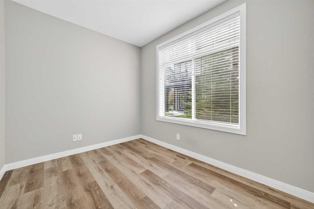 405 Wentworth Row SW, Calgary — photo 5 of 48