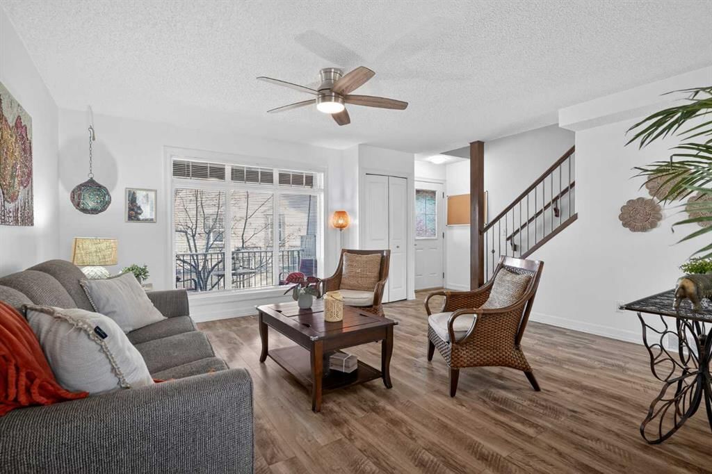 18, 133 Copperpond Heights SE, Calgary — photo 4 of 36