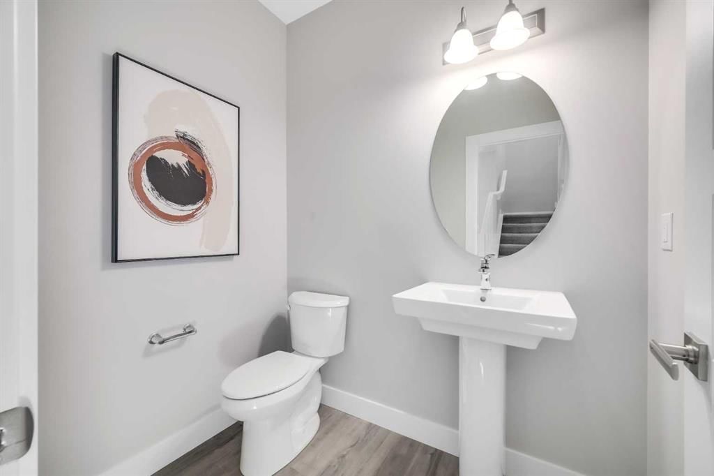 47 Yorkville Road SW, Calgary — photo 4 of 46
