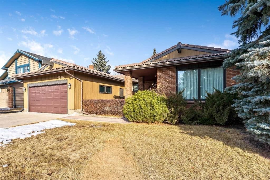 9536 Oakmount Drive SW, Calgary — main listing photo