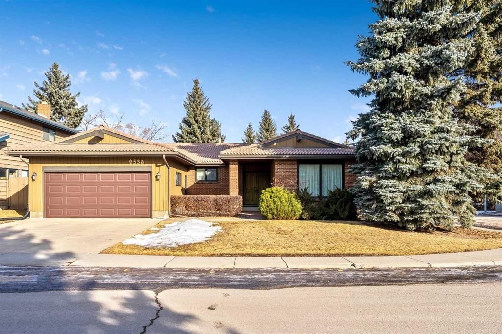 9536 Oakmount Drive SW, Calgary — photo 2 of 38