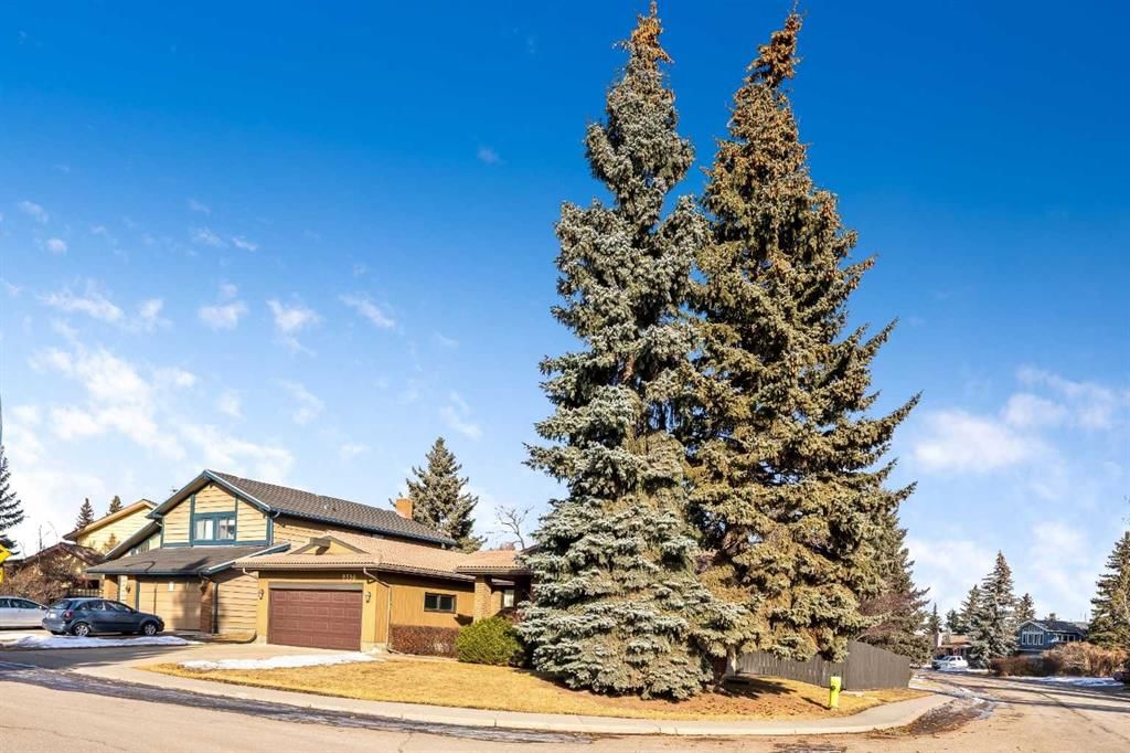9536 Oakmount Drive SW, Calgary — photo 3 of 38