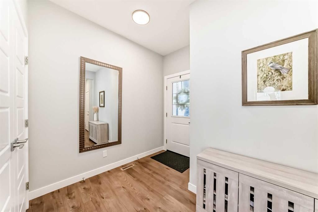 32 Creekstone Landing SW, Calgary — photo 2 of 34