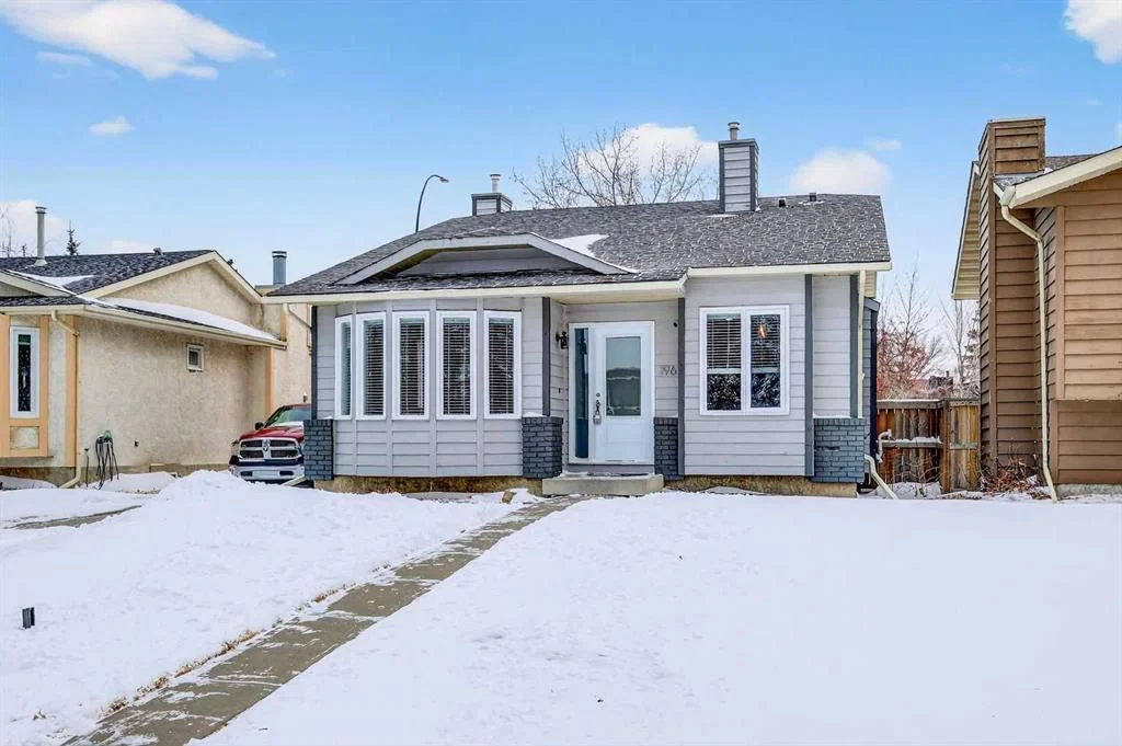 196 Deersaxon Circle SE, Calgary — photo 2 of 50