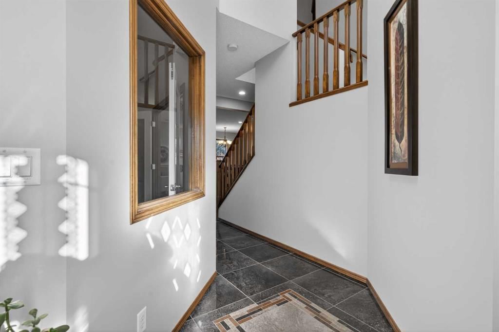 57 Pantego Hill NW, Calgary — photo 3 of 41