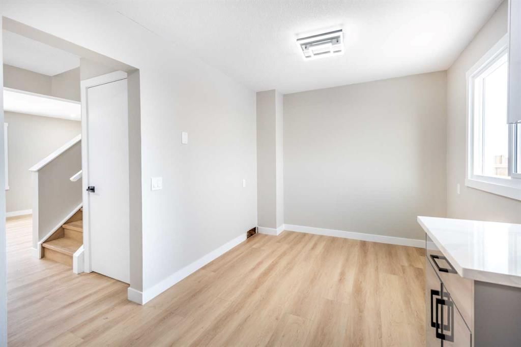 7620 27 Street SE, Calgary — photo 4 of 28