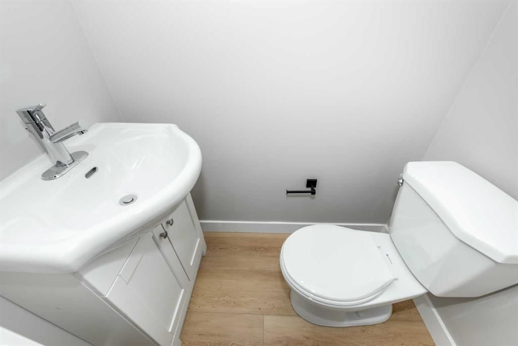7620 27 Street SE, Calgary — photo 5 of 28