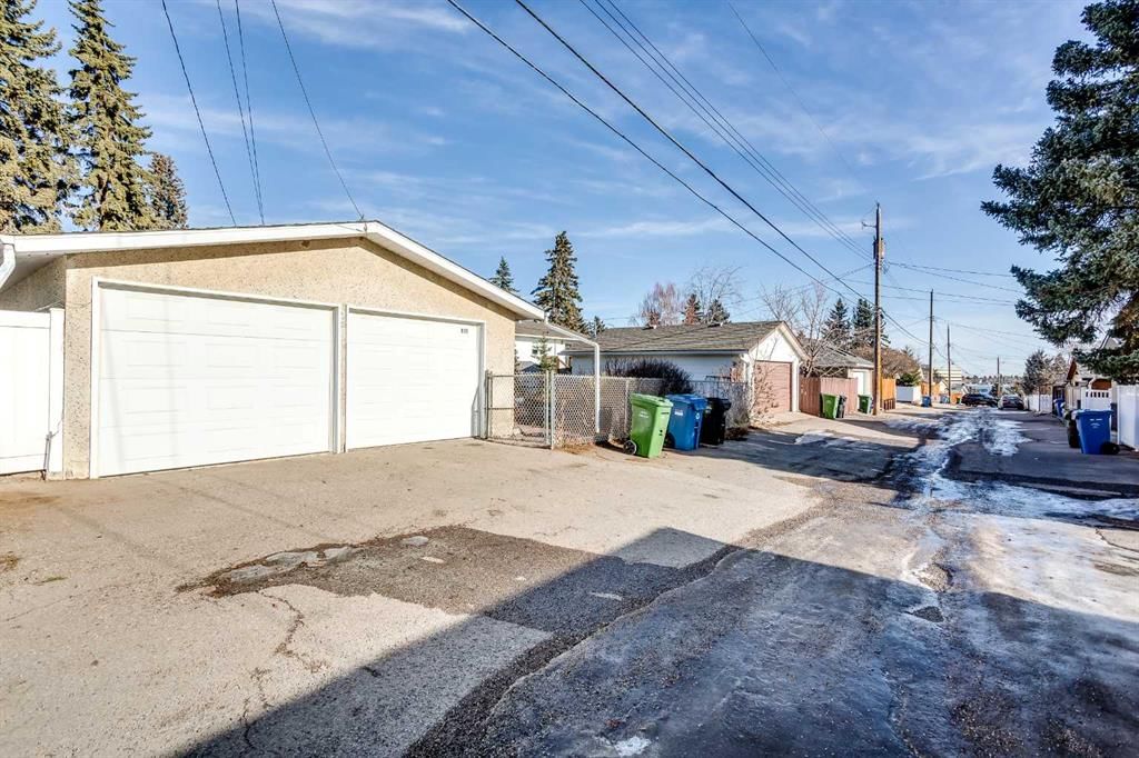 819 Seymour Avenue SW, Calgary — photo 2 of 19