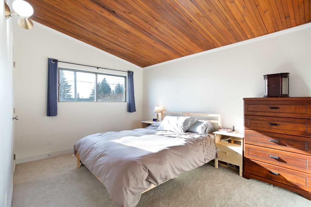 819 Seymour Avenue SW, Calgary — photo 5 of 19