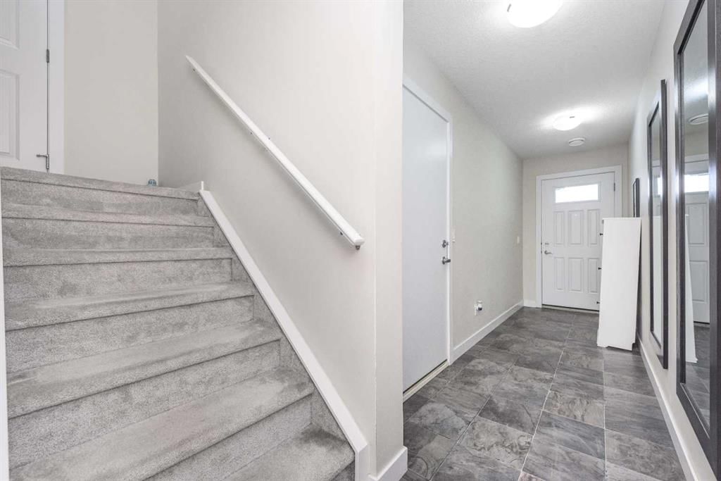 405 Sage Hill Grove NW, Calgary — photo 5 of 44