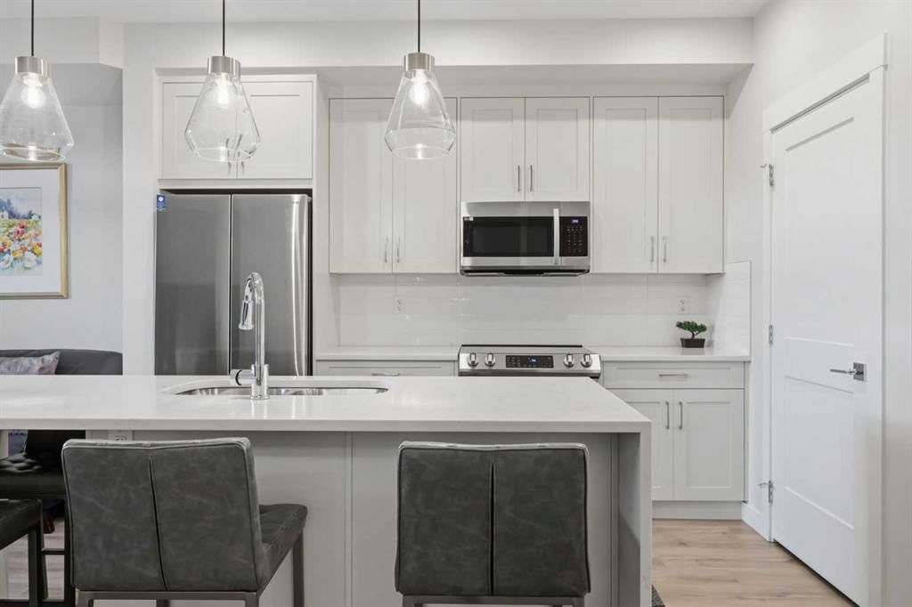 4210, 200 Seton Circle SE, Calgary — photo 5 of 35