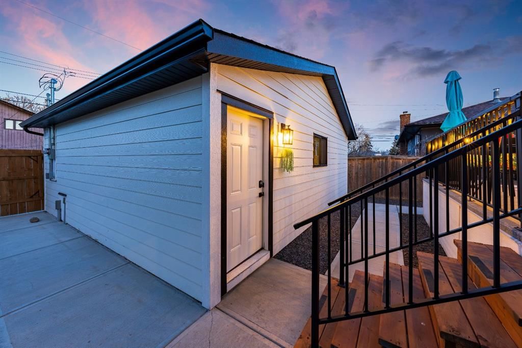 4008 5 Avenue SW, Calgary — photo 5 of 50