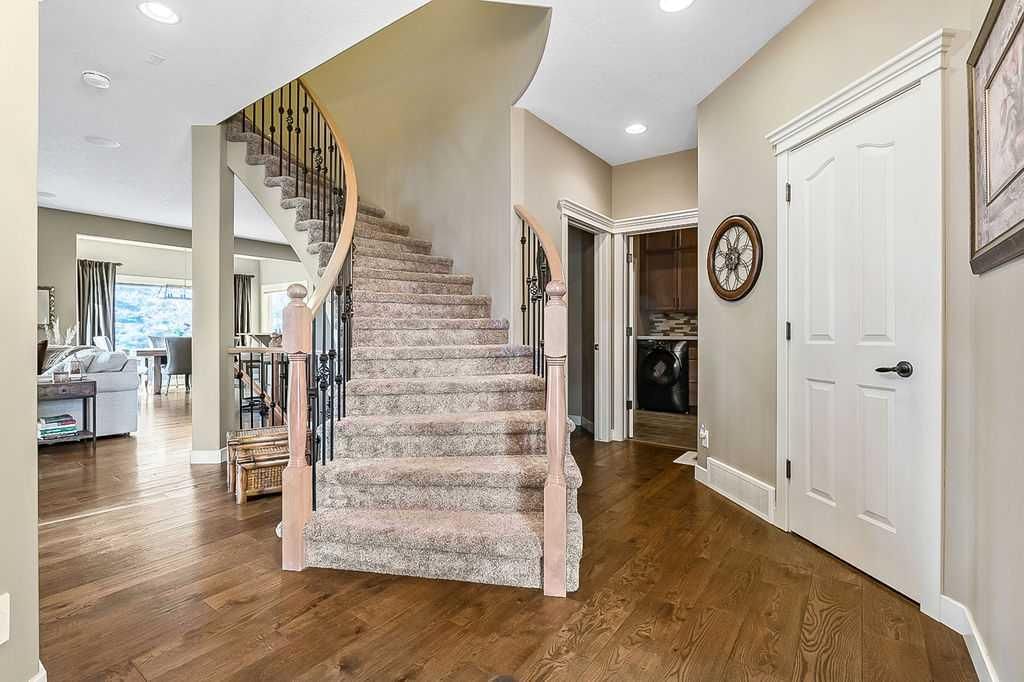 208 Tuscany Ravine View NW, Calgary — photo 4 of 47