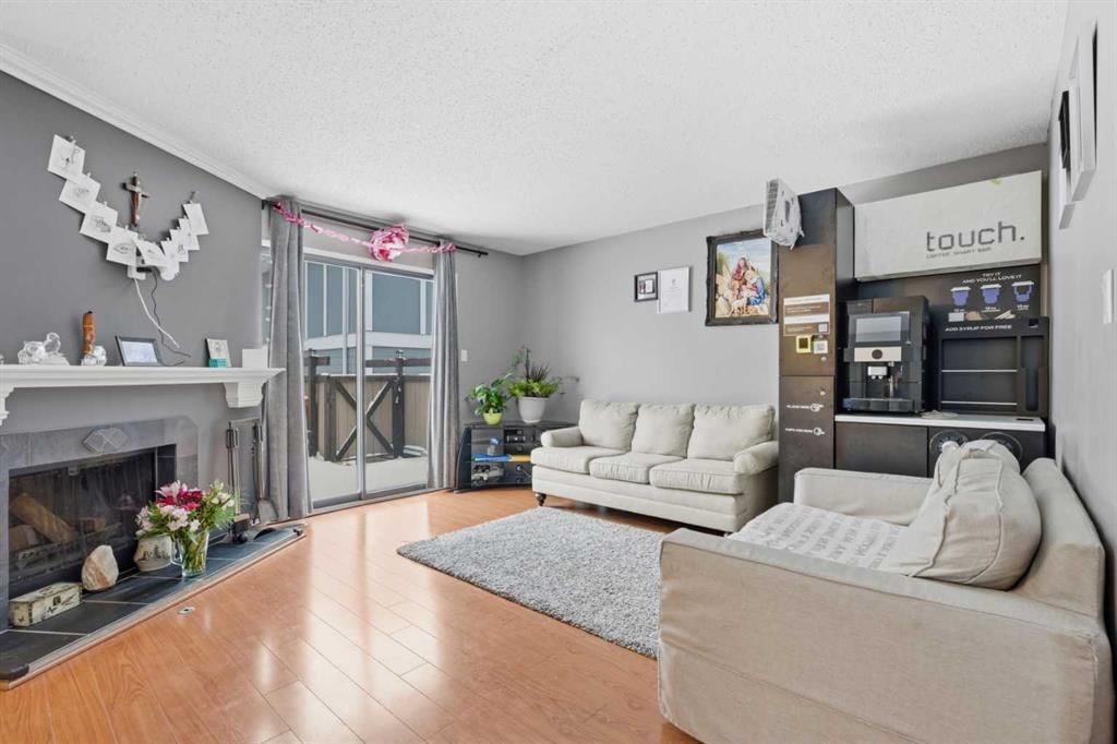17, 2210 Oakmoor Drive SW, Calgary — photo 3 of 31