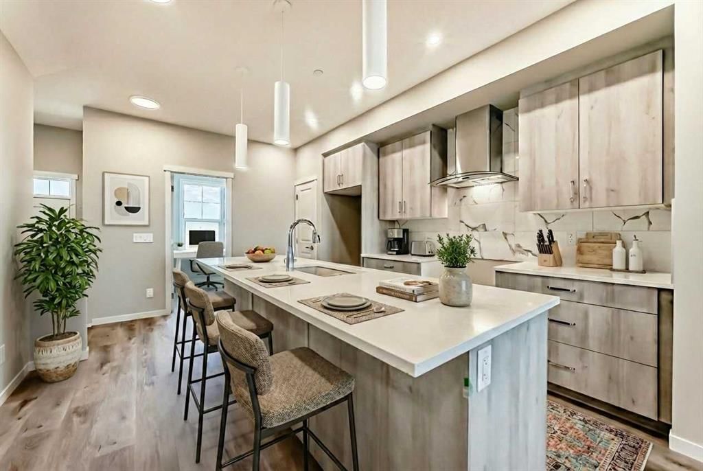 17 Hotchkiss Road SE, Calgary — photo 2 of 44
