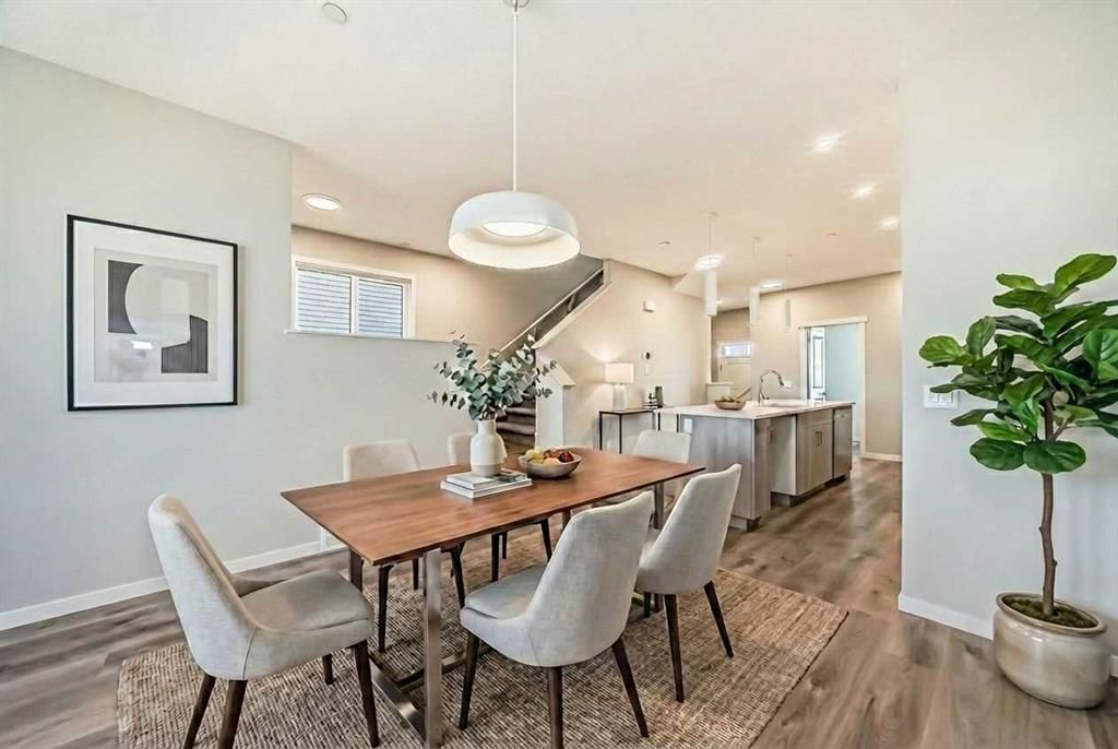 17 Hotchkiss Road SE, Calgary — photo 3 of 44