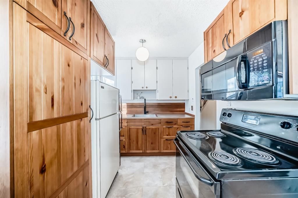617 19 Street NW, Calgary — photo 4 of 12