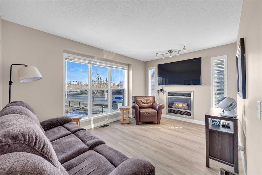 71 Eversyde Heath SW, Calgary — photo 4 of 40