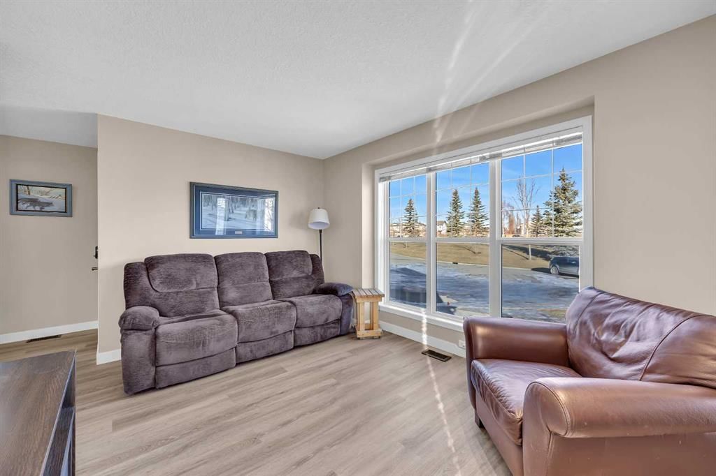 71 Eversyde Heath SW, Calgary — photo 5 of 40