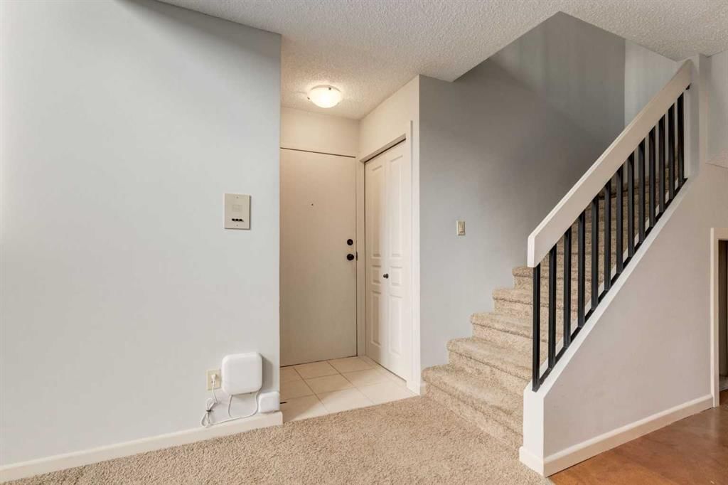 632, 6400 Coach Hill Road SW, Calgary — photo 2 of 21