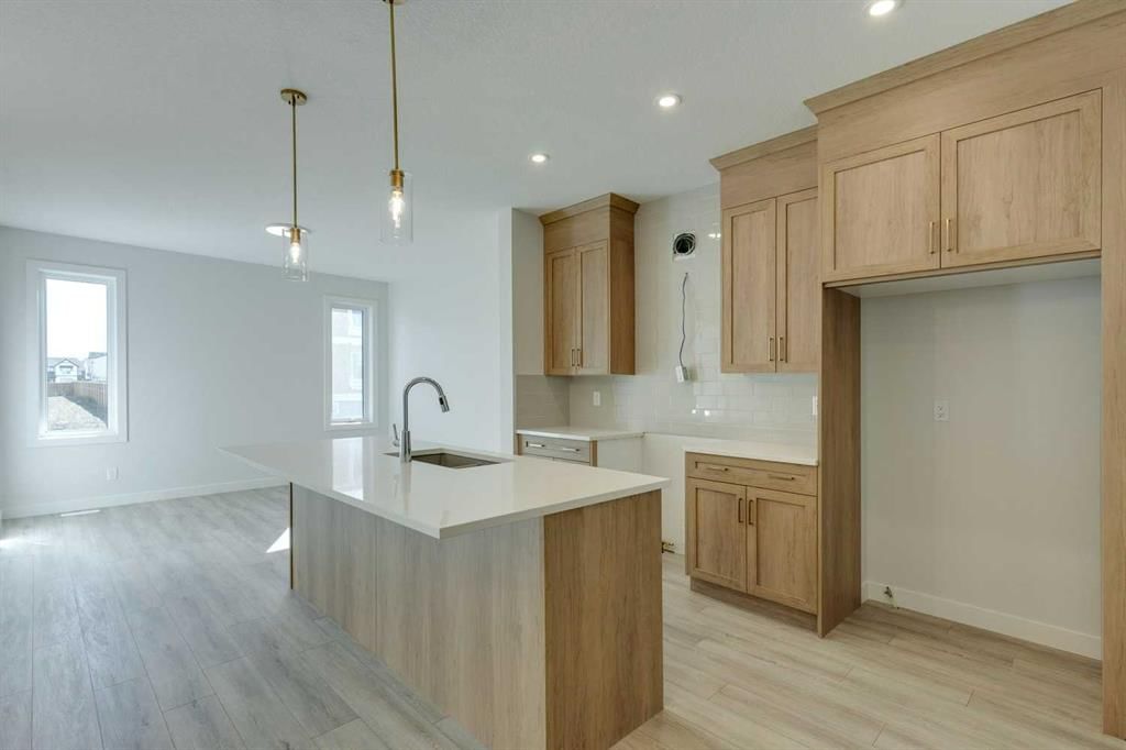 92 Amblefield View NW, Calgary — photo 5 of 13