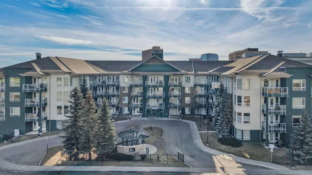 315, 3111 34 Avenue NW, Calgary — main listing photo
