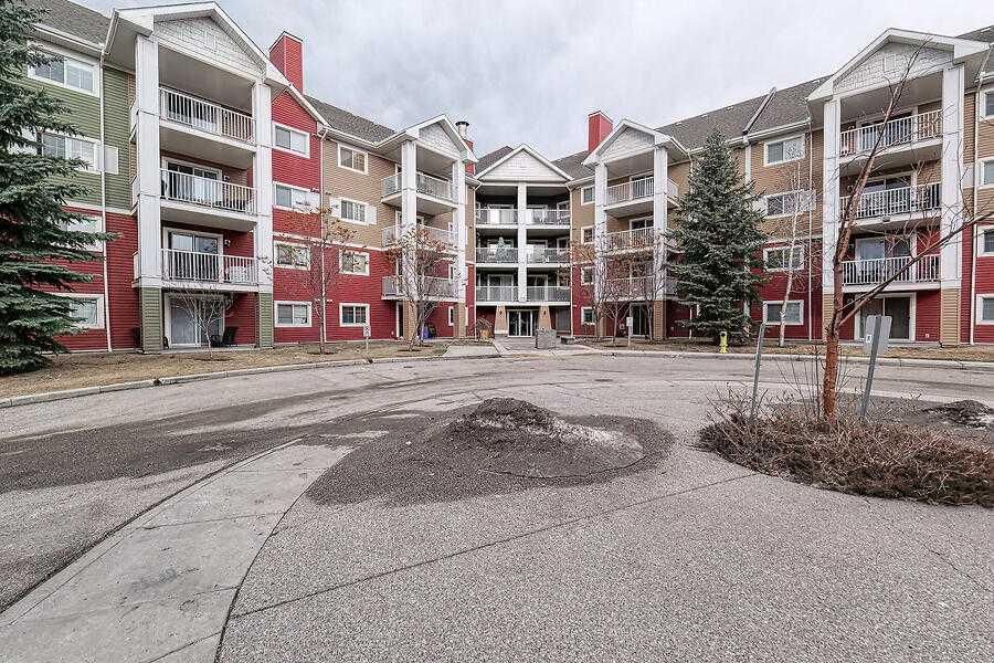 4417, 10 Prestwick Bay SE, Calgary — main listing photo