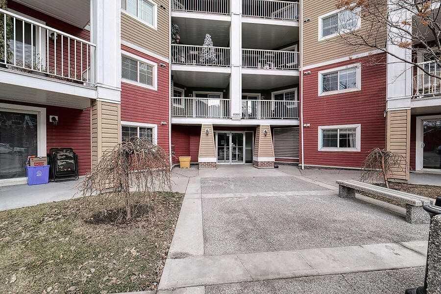 4417, 10 Prestwick Bay SE, Calgary — photo 2 of 38
