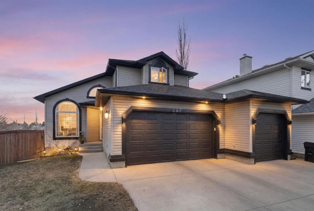 202 Schooner Close NW, Calgary — main listing photo