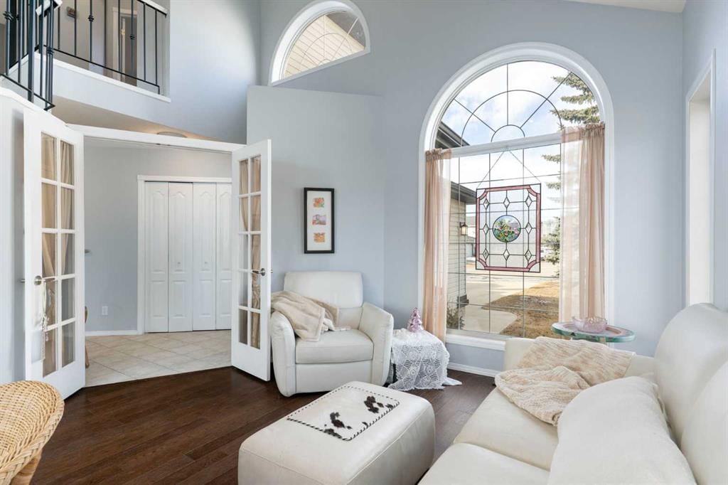 202 Schooner Close NW, Calgary — photo 3 of 50