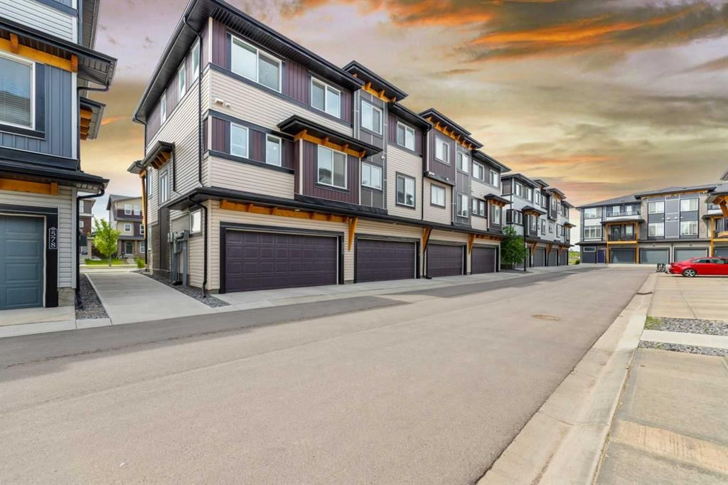 572 Savanna Boulevard NE, Calgary — photo 2 of 33