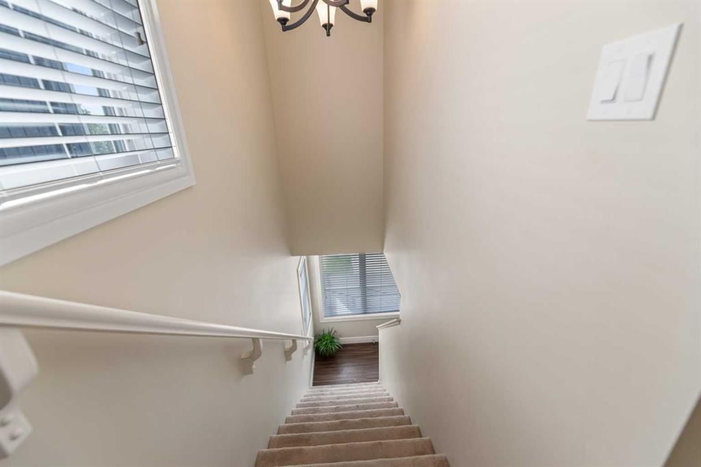 572 Savanna Boulevard NE, Calgary — photo 5 of 33